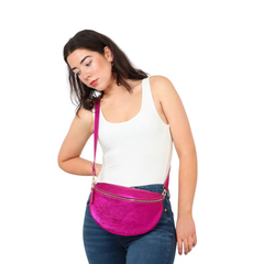 Venezia - Large Leather Crossbody Crossbody Bag - Metallic Fuchsia