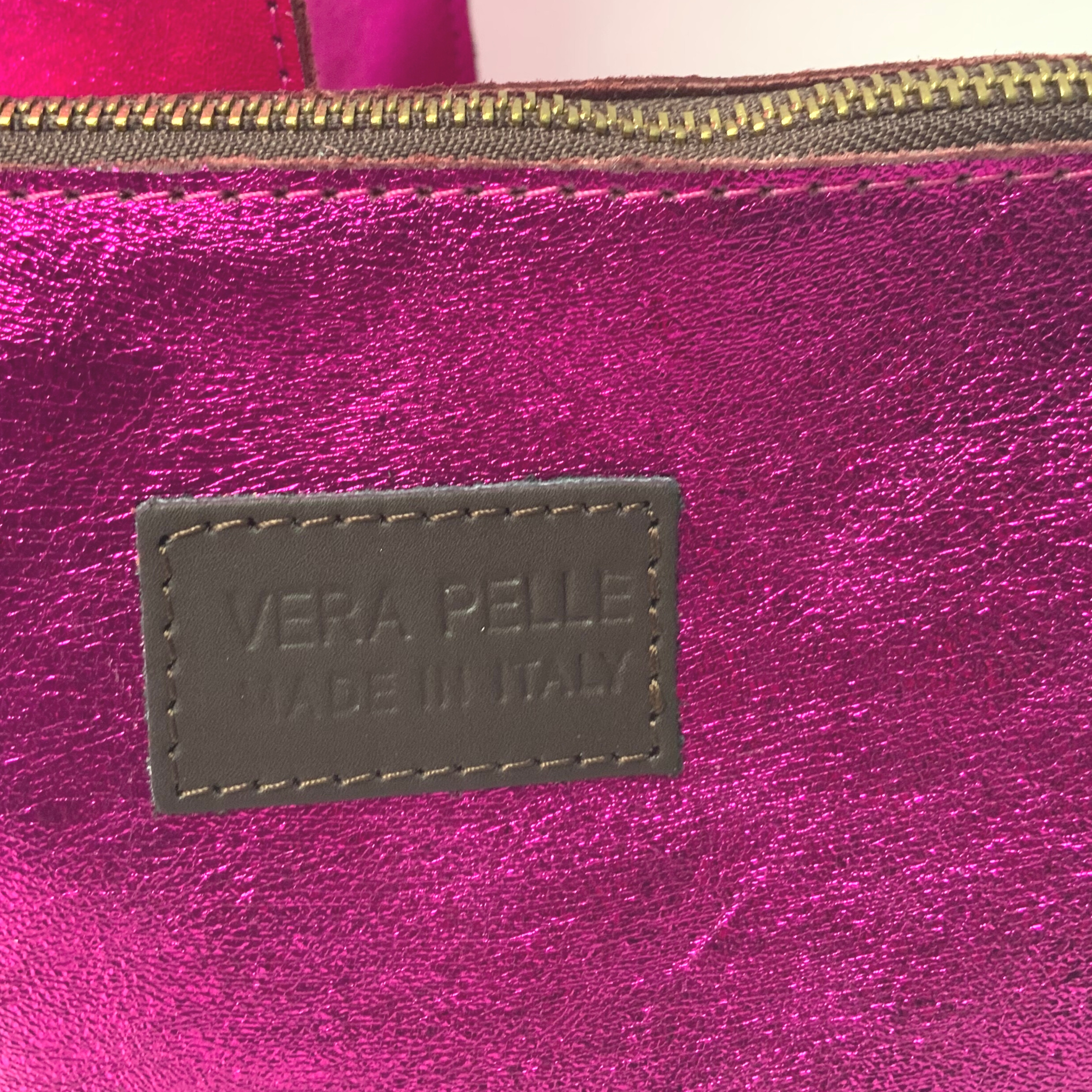 Stella - Leather  Metallic Handbag with Pouch - Fuchsia Pink