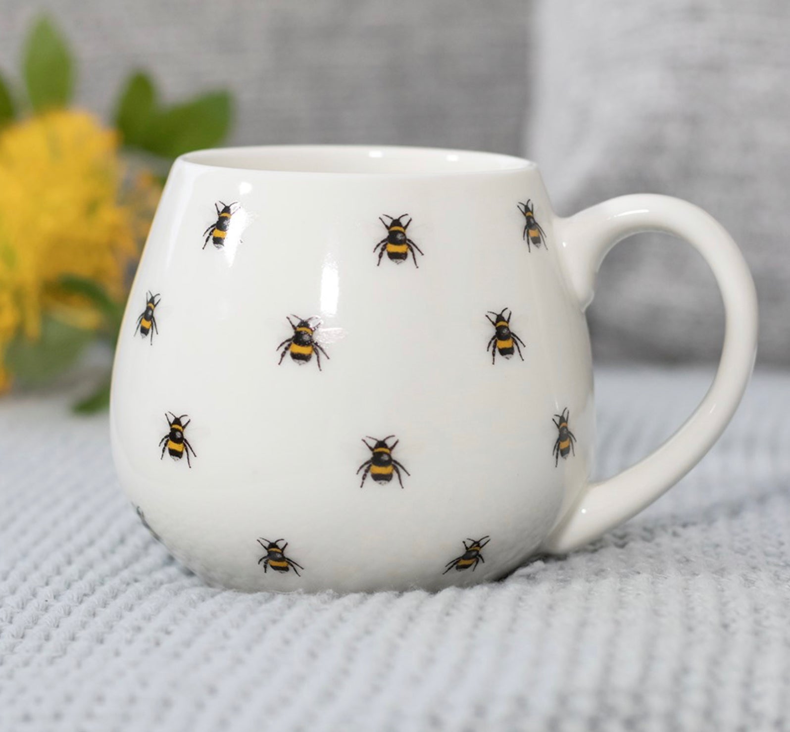 Bee Printed Rounded Mug - Majestico Gifts